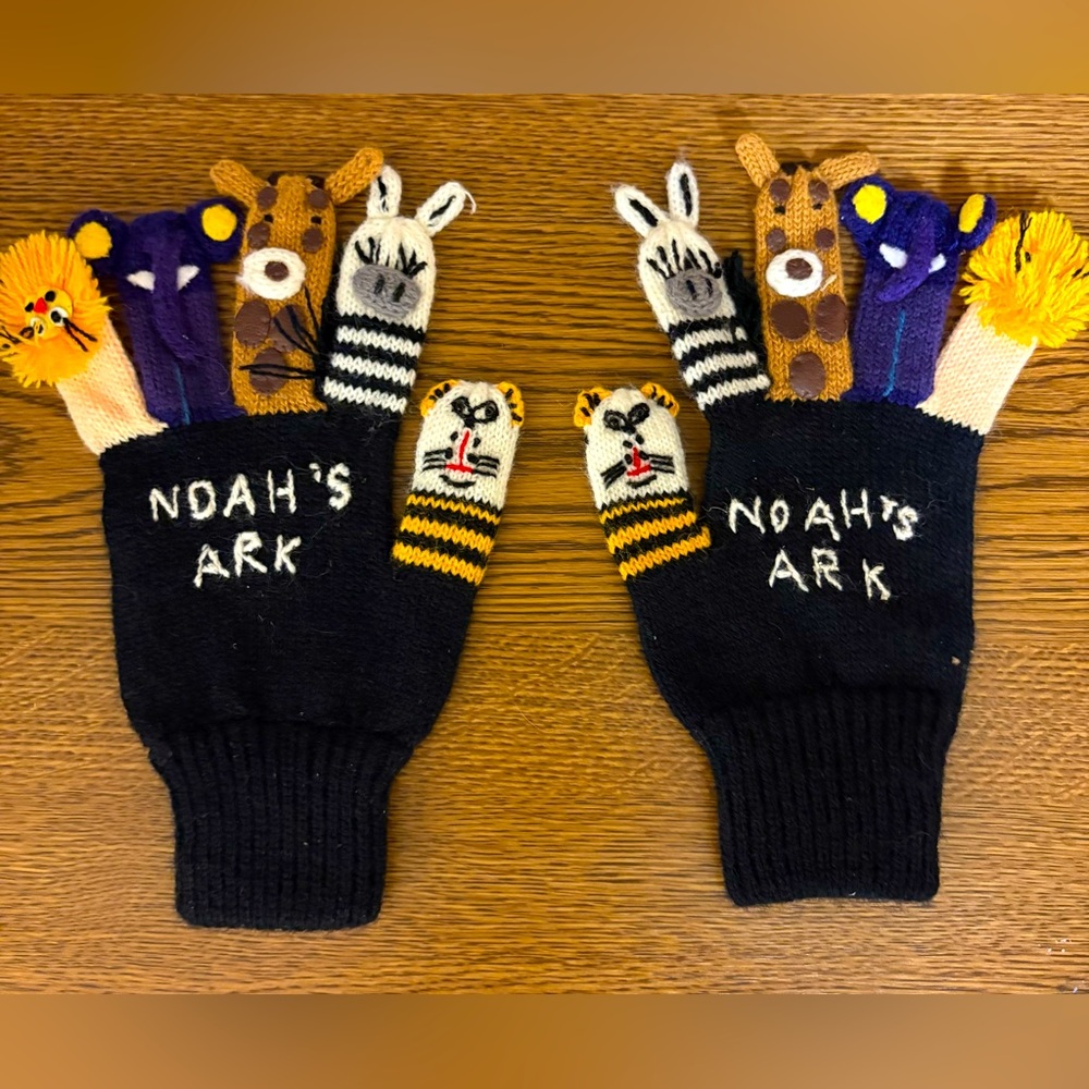 Kids Noah’s Arc winter gloves with animals on each finger - Picture 1 of 6